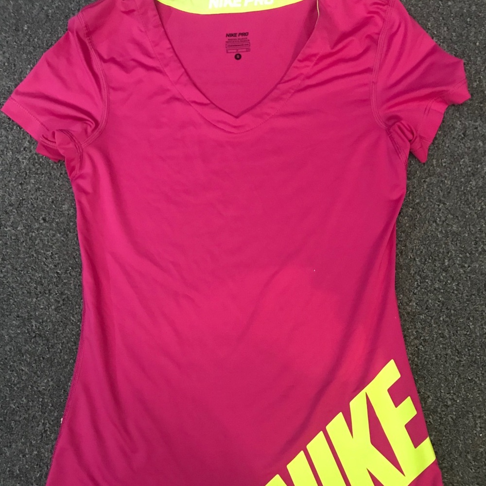 Women’s Nike athletic t-shirt